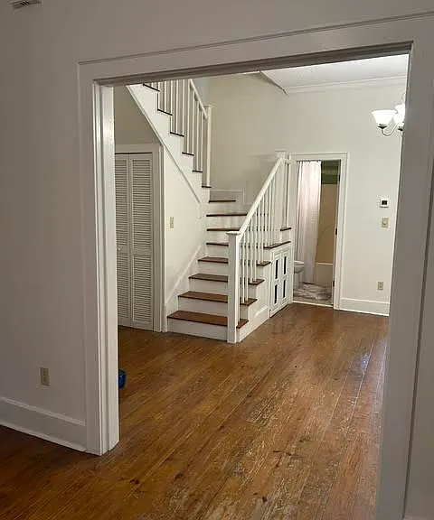 513 E Gordon St — Photo 5