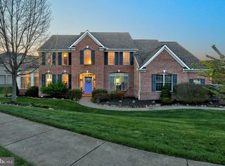 2720 Meadow Cross Way, York, PA 17402