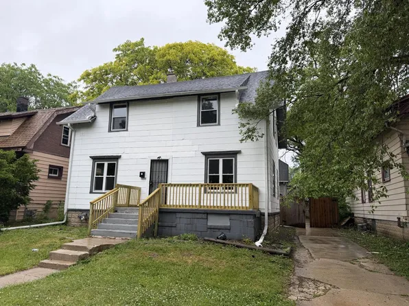 3726 W Fairmount AVENUE, Milwaukee, WI 53209