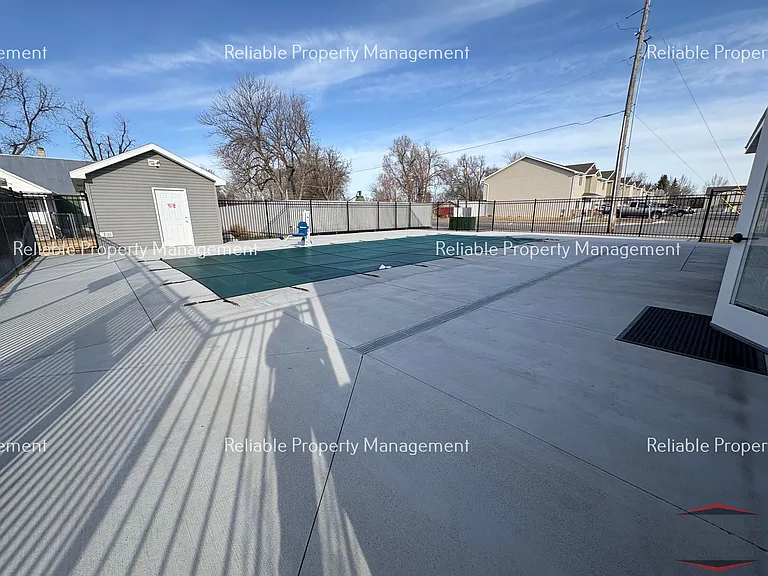 1612 Hannah Ln — Photo 12