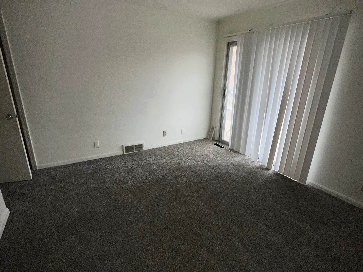 1801 Bashford Manor Ln — Photo 3