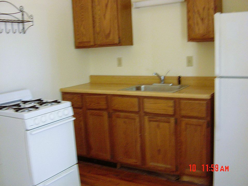 2nd image of 117 N Summit St #2
