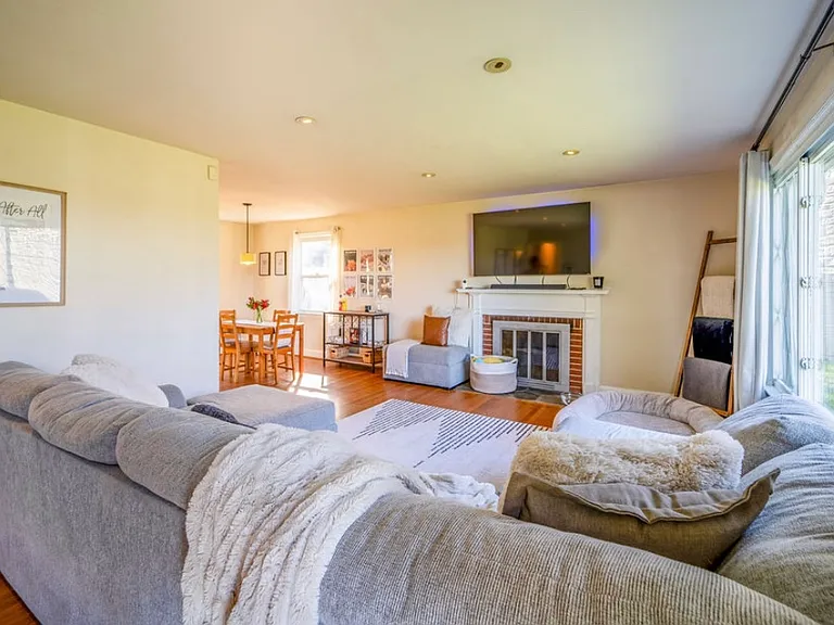 2227 Grayson Pl — Photo 4