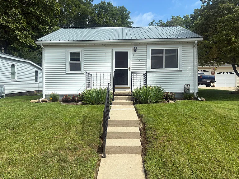 2130 Boda St — Photo 1