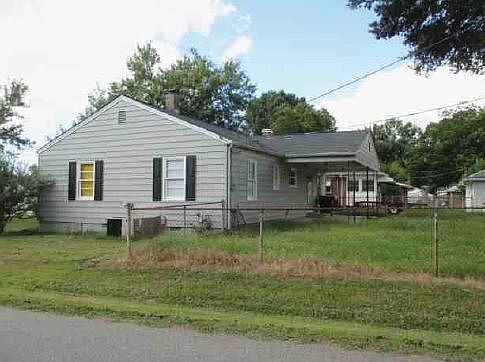 3rd image of 1218 Williamson St