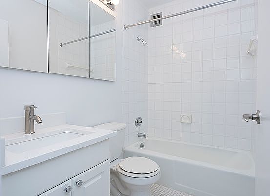 5th image of 230 W 55th St APT 4G