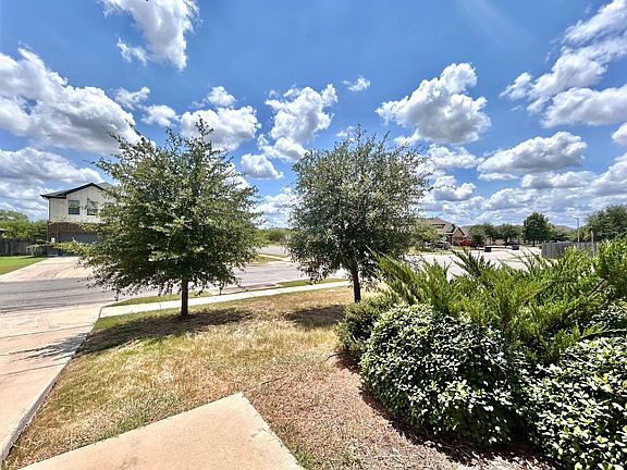 4th image of 5846 Heron Dr