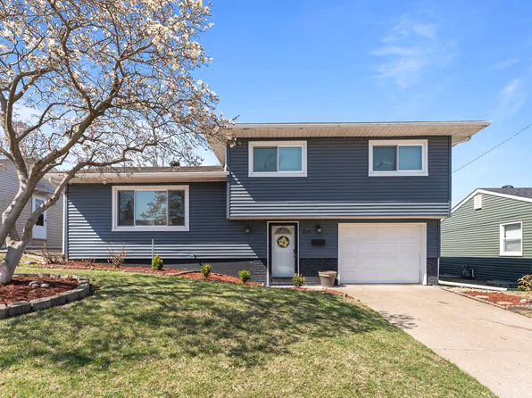 2628 N Gayman Ave, Davenport, IA 52804