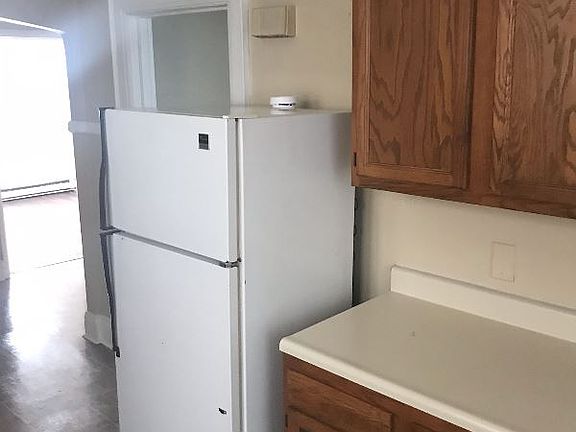 3rd image of 197 Lovell Dr