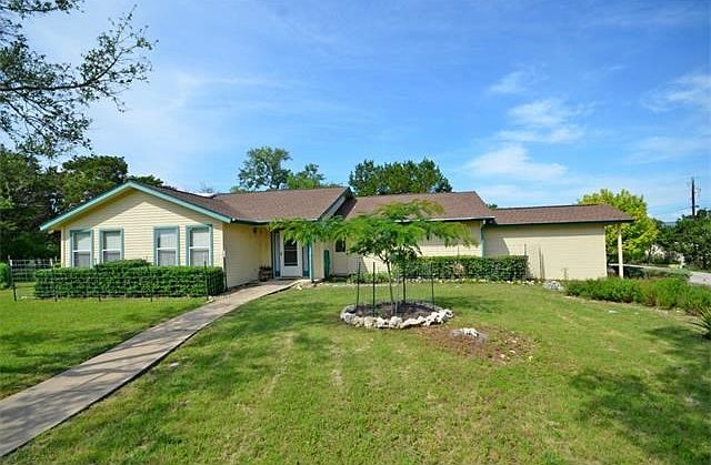 Welcome to 21011 Ridgeview!  This 1,414sf home offers 3 large bedrooms and 2 full baths.