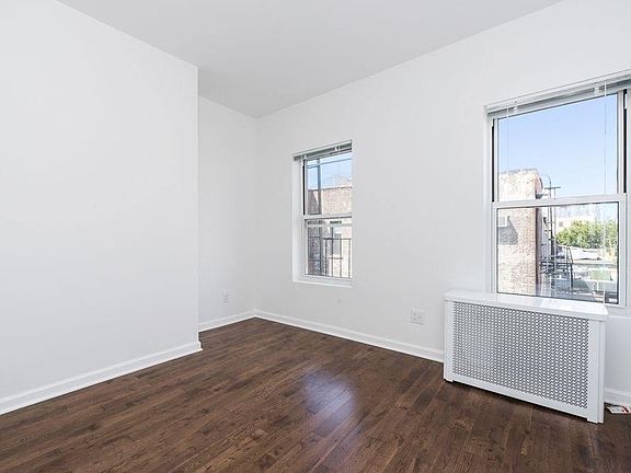 5th image of 77 Newell St APT 2