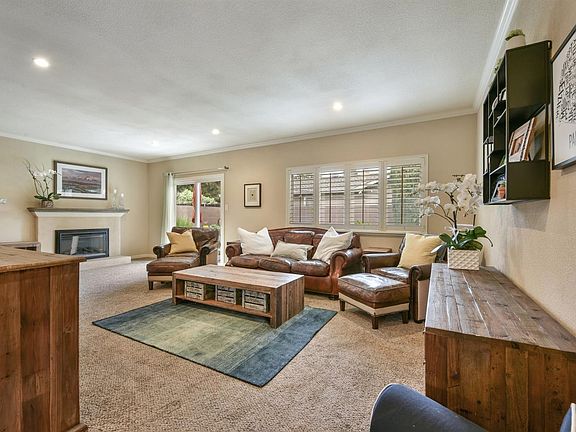 5th image of 2454 Maclennan St