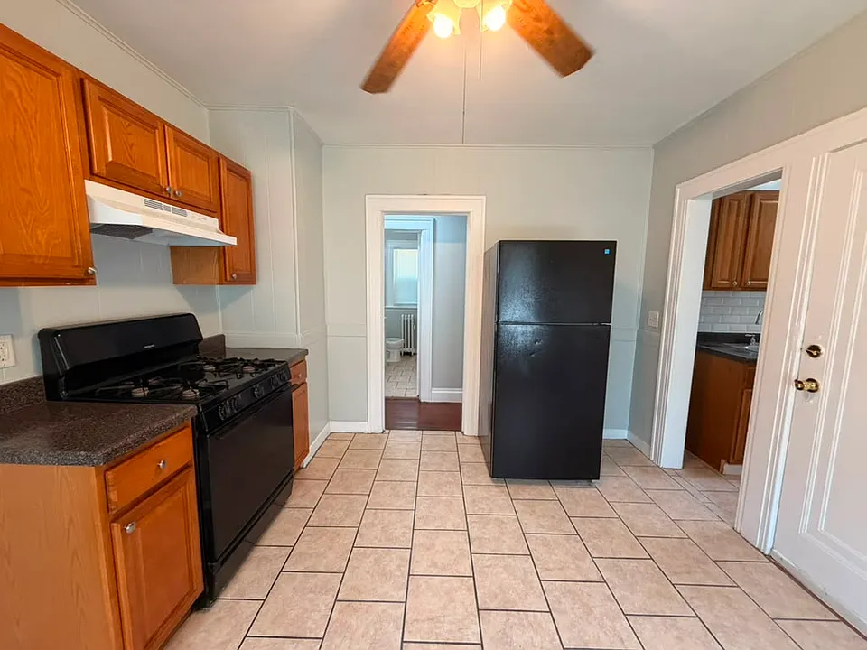 355 Sherman Ave #3A
