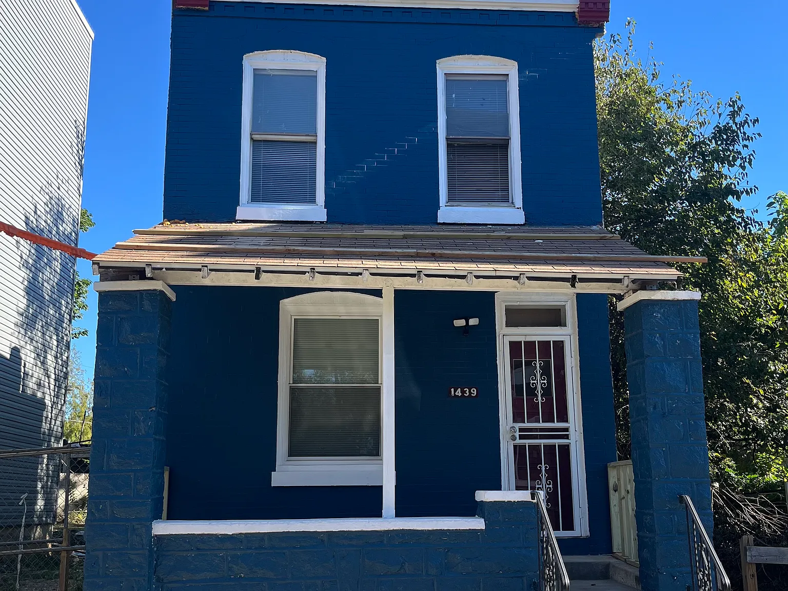 2 bed, 700 sqft, $1,300 — Photo 1