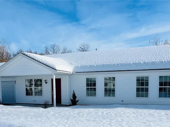 385 Nantucket, Geneva, OH 44041