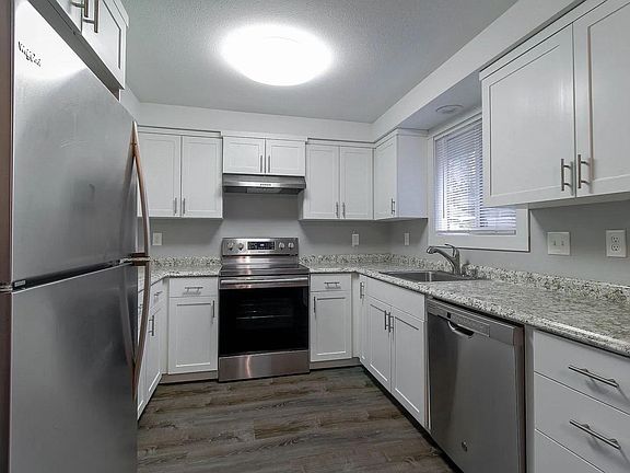 3rd image of 1420 NE 142nd Ave #1