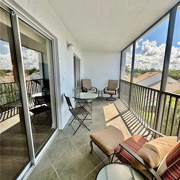 555 Park Shore Dr #B-403 — Photo 33
