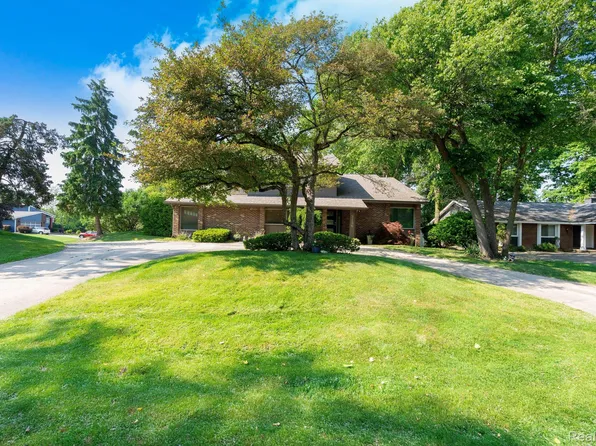 5156 Chestershire Ct, West Bloomfield, MI 48322