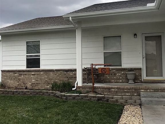 2nd image of 1114 N Longview Dr