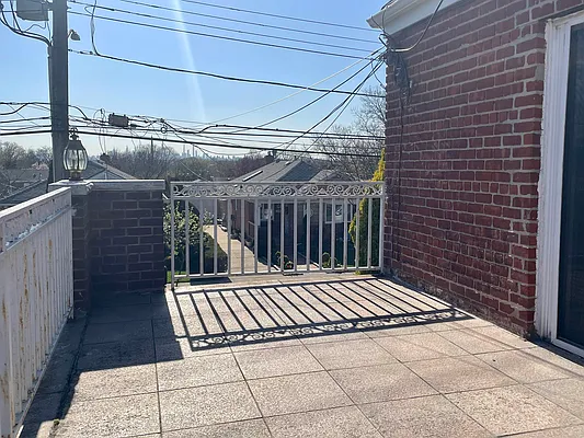 Rented by Amorelli Realty | media 1
