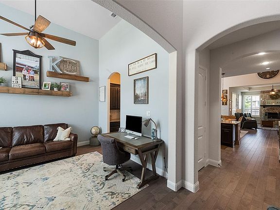 4th image of 4329 Old Grove Way
