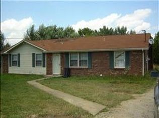 915 Garrettsburg Rd, Clarksville, TN 37042