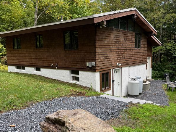 88 Sugarbush Woods Cir