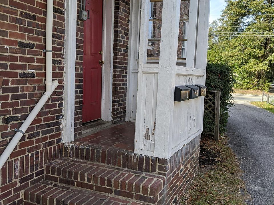 Apartment 1 entrance