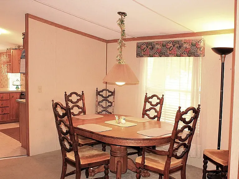 3 bed, 1568 sqft, $1,570 — Photo 3