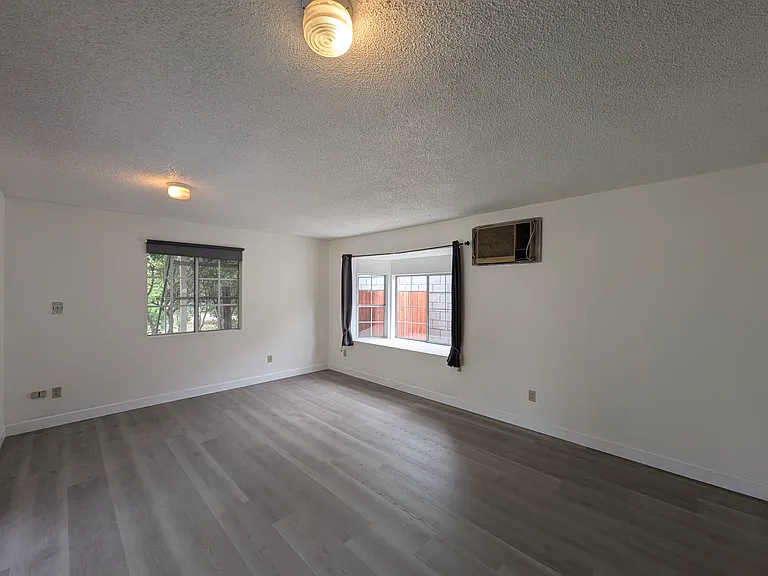 1153 S Sunkist Ave #B — Photo 6