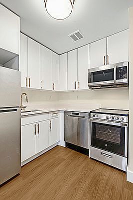 5th image of 3615 Oxford Ave APT 8