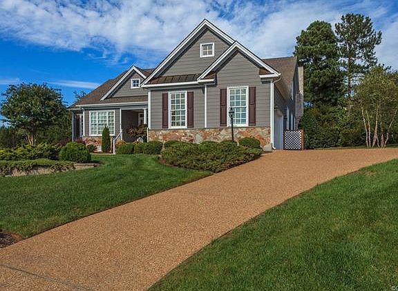 2nd image of 899 Dogwood Dell Ln
