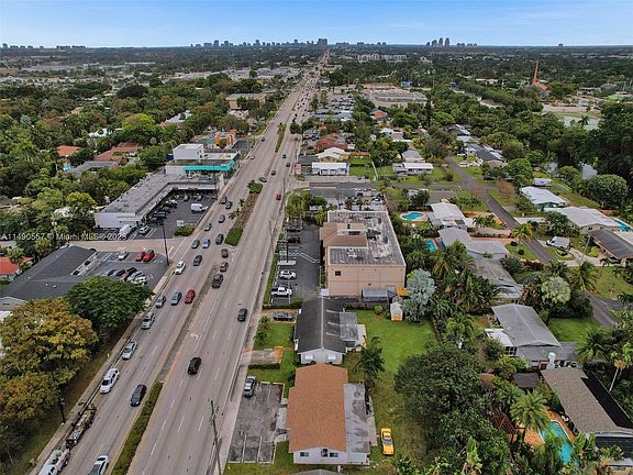 2nd image of 632 W Oakland Park Blvd