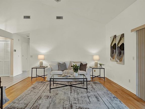 4th image of 4684 Huron Rd