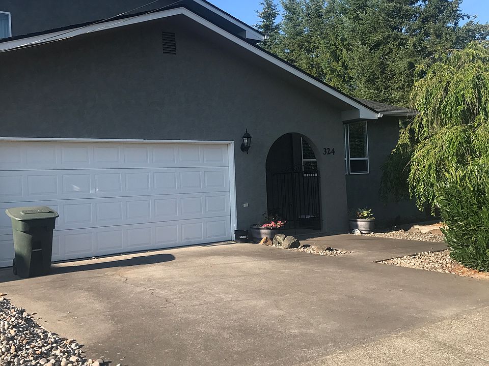 1st image of 324 Cowlitz St E