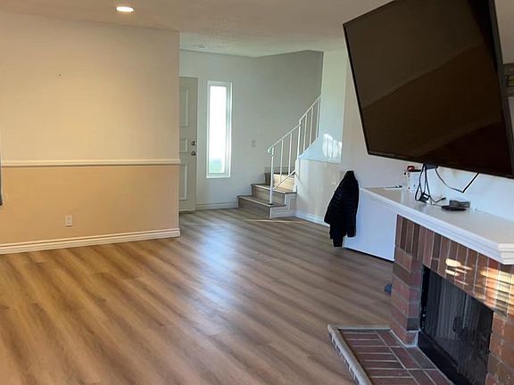 4th image of 1120 Golden Springs Dr Unit A