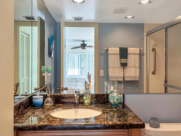 1516 S Lakeside Dr #201 — Photo 6