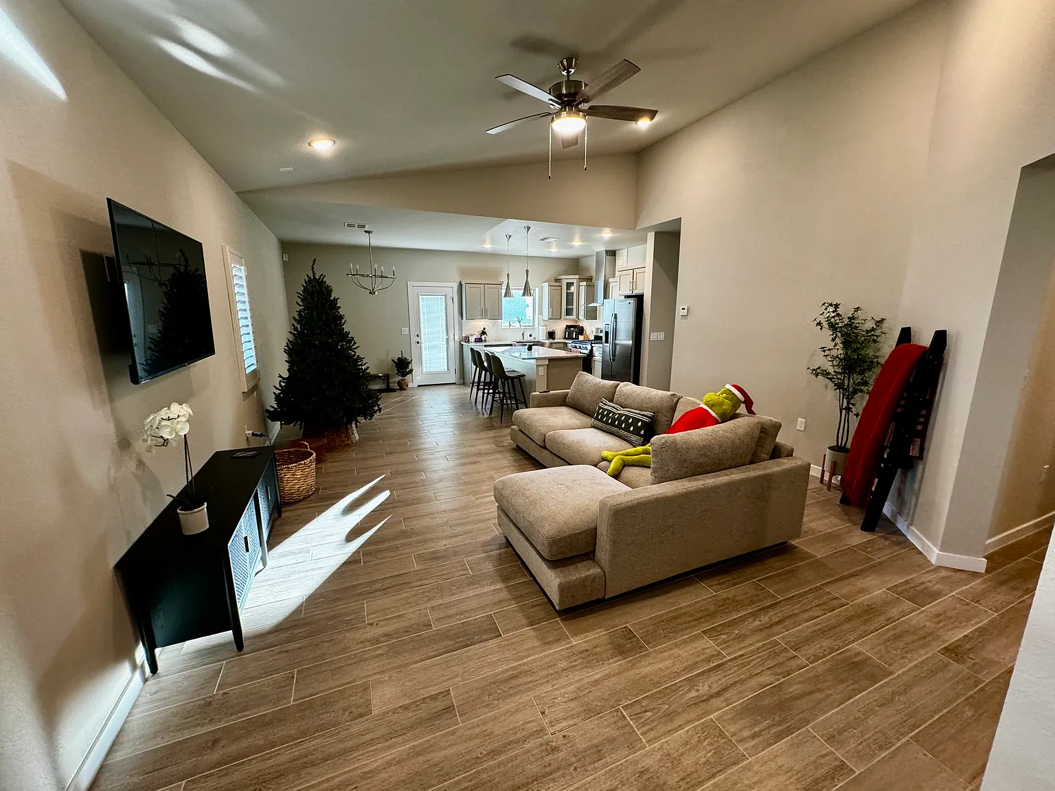 3 bed, 1448 sqft, $1,850 — Photo 1