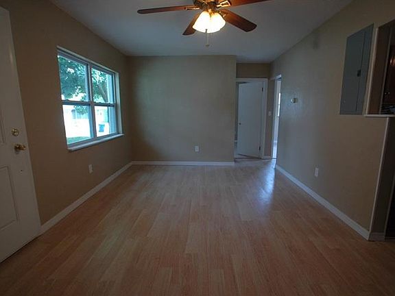 4th image of 7101 Carlow St