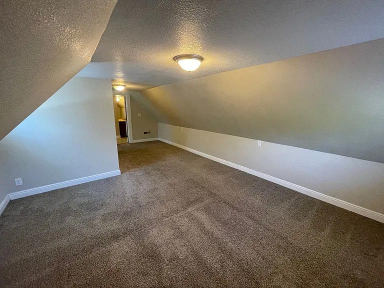 825 Fox St — Photo 10
