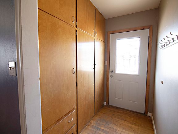 4th image of 600 Richards Ave