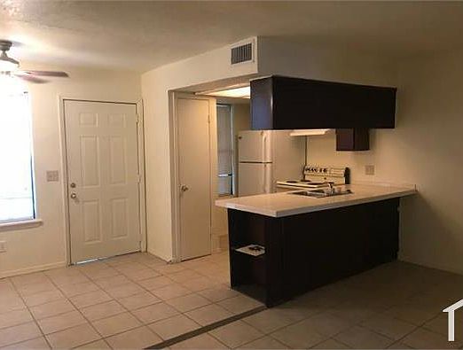 2nd image of 3842 N Ann Arbor Ave APT 202