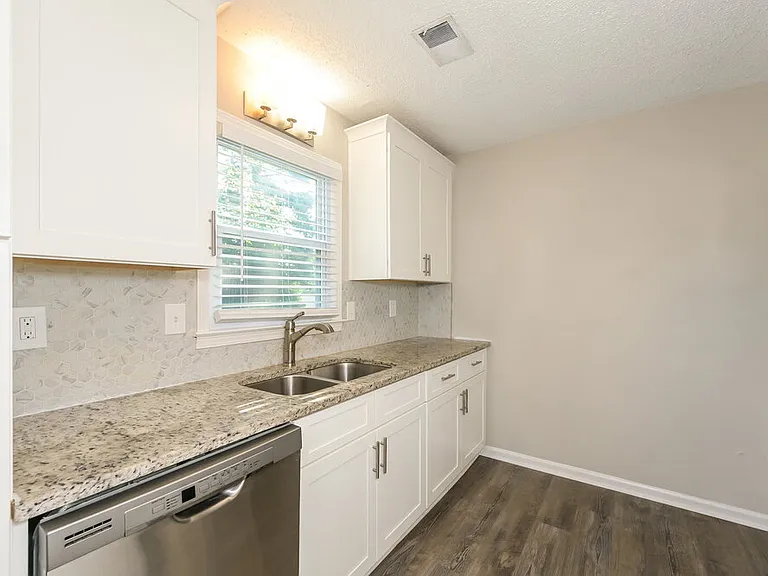 460 Bay Lake Pass — Photo 7