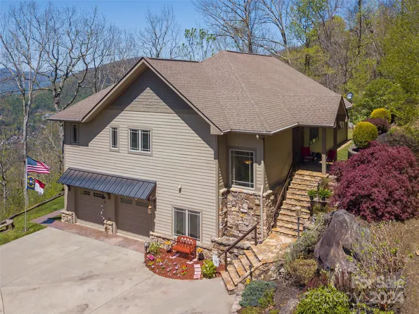 144 Stonecrest Dr, Asheville, NC 28803