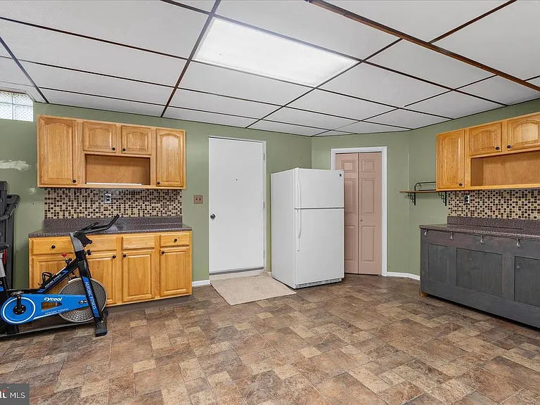 1268 Delbert Ave — Photo 22