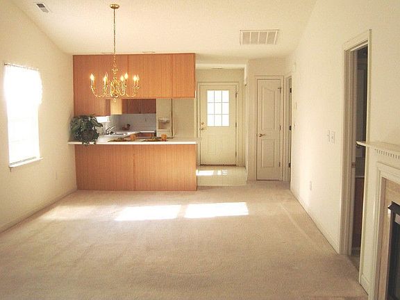 4th image of 128 Ashwood Ln