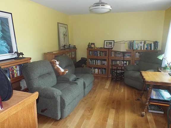 5th image of 401 Cold Harbor Dr