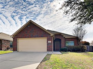 9008 Dry Creek Dr, Fort Worth, TX 76244