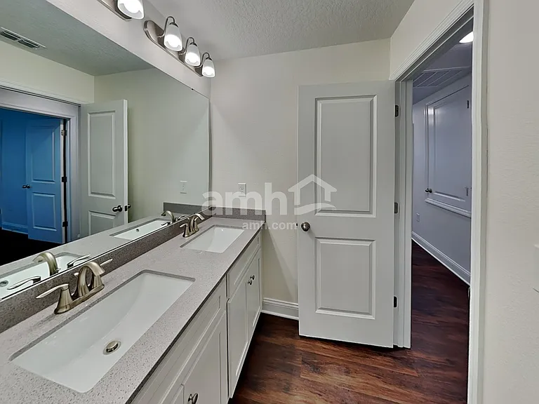 6106 Little Bluff Cir — Photo 24