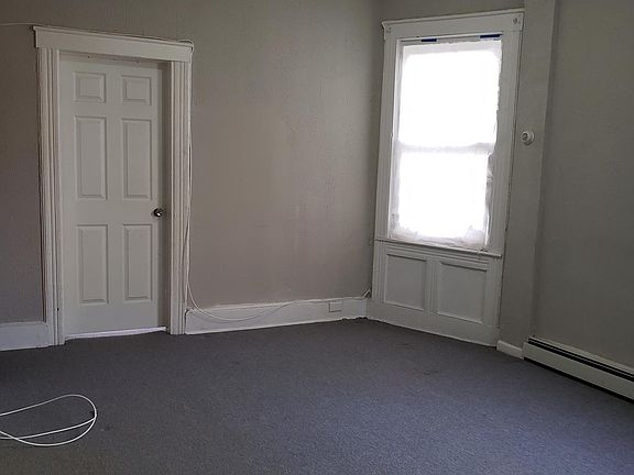 5th image of 209 Myrtle Ave #1